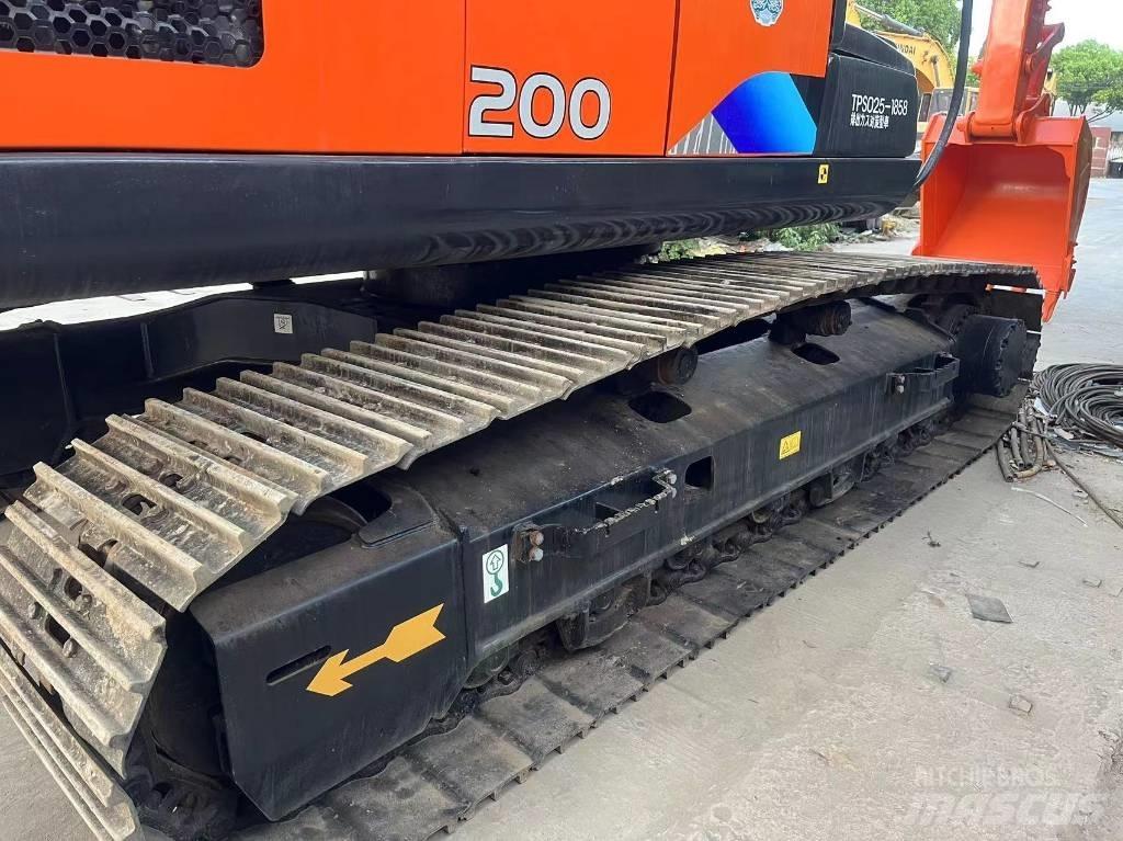 Hitachi ZX 200 Bandgrävare