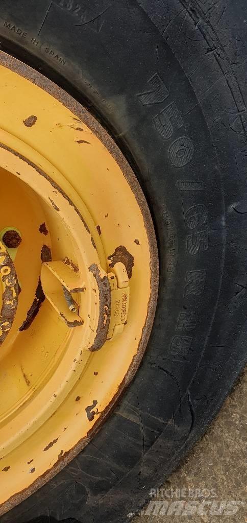 Bell B 30 E Midjestyrd dumper