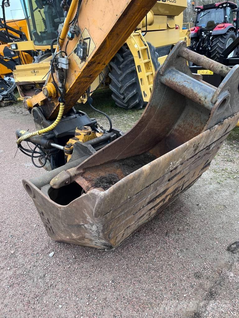 JCB 220LC Engcon RT Bandgrävare