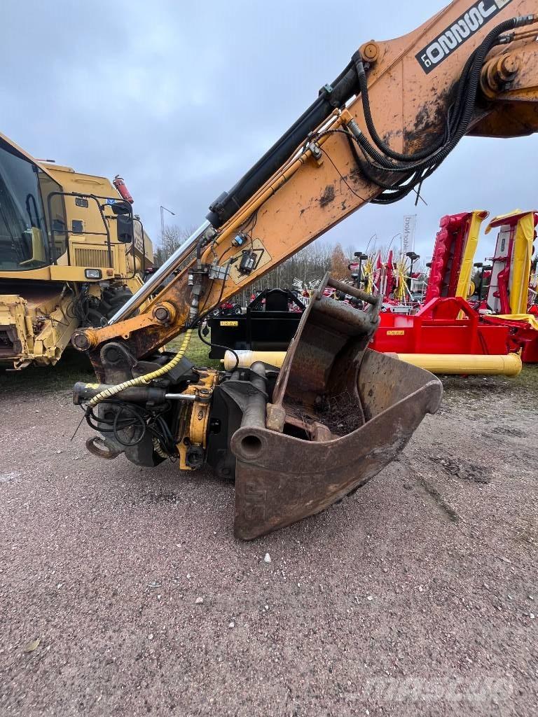JCB 220LC Engcon RT Bandgrävare