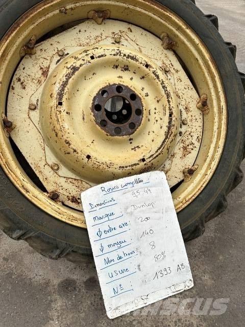 Dunlop 9.5R44 Däck, hjul och fälgar