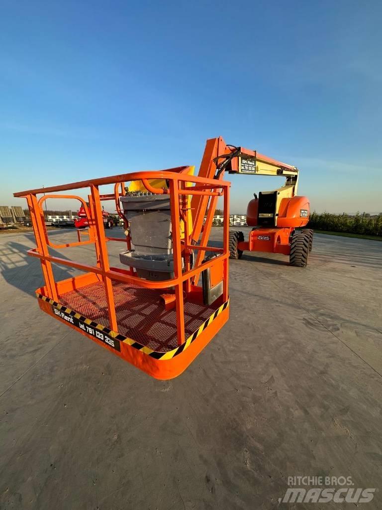 JLG 800 AJ Bomliftar