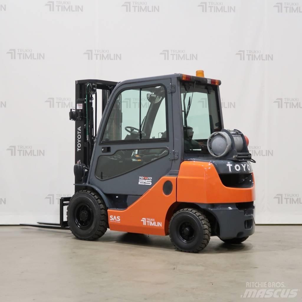Toyota 02-8FGF25 Gasolmotviktstruckar
