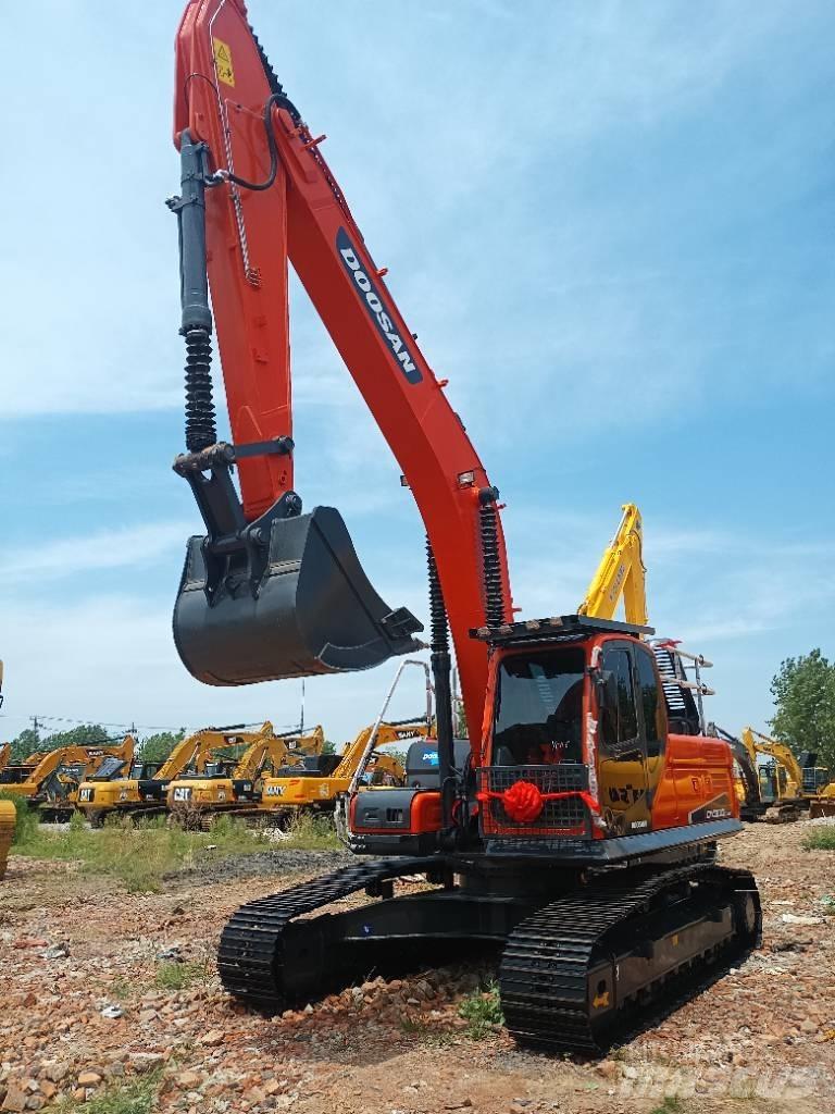 Doosan DX300LC Bandgrävare