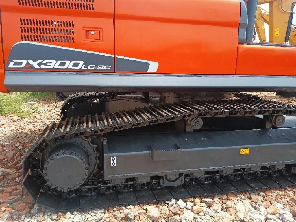 Doosan DX300LC Bandgrävare