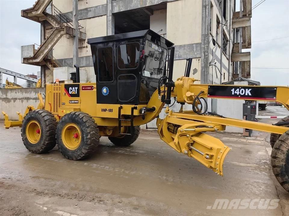 CAT 140K Väghyvlar