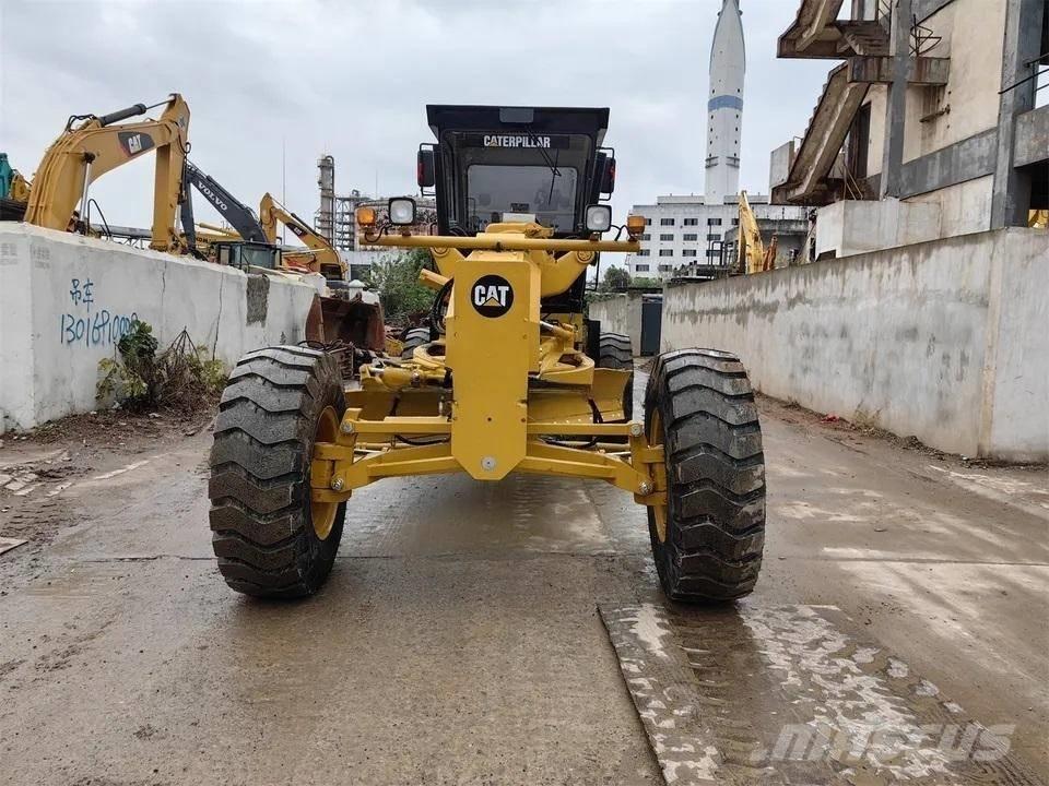 CAT 140K Väghyvlar