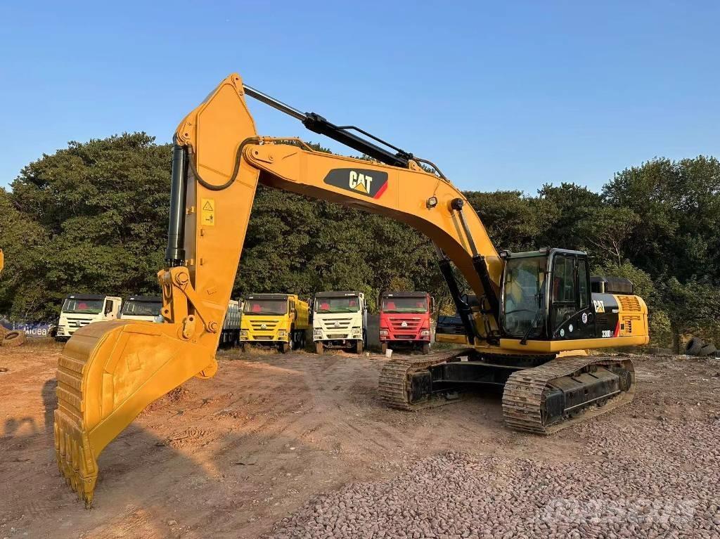 CAT 330 D L Bandgrävare
