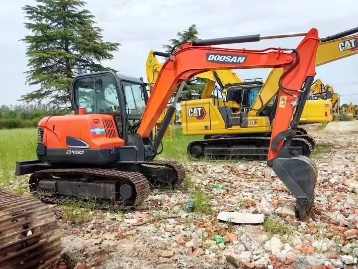 Doosan DX 60 Bandgrävare