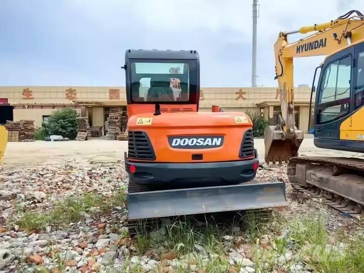 Doosan DX 60 Bandgrävare