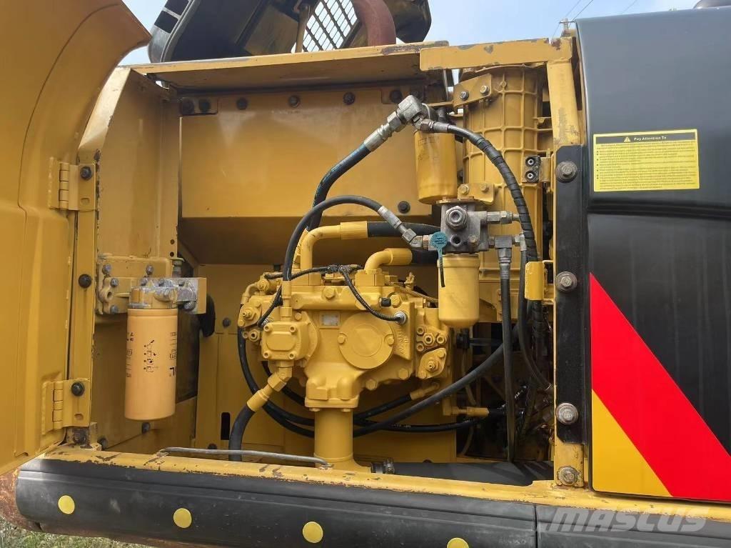 CAT 320d Bandgrävare