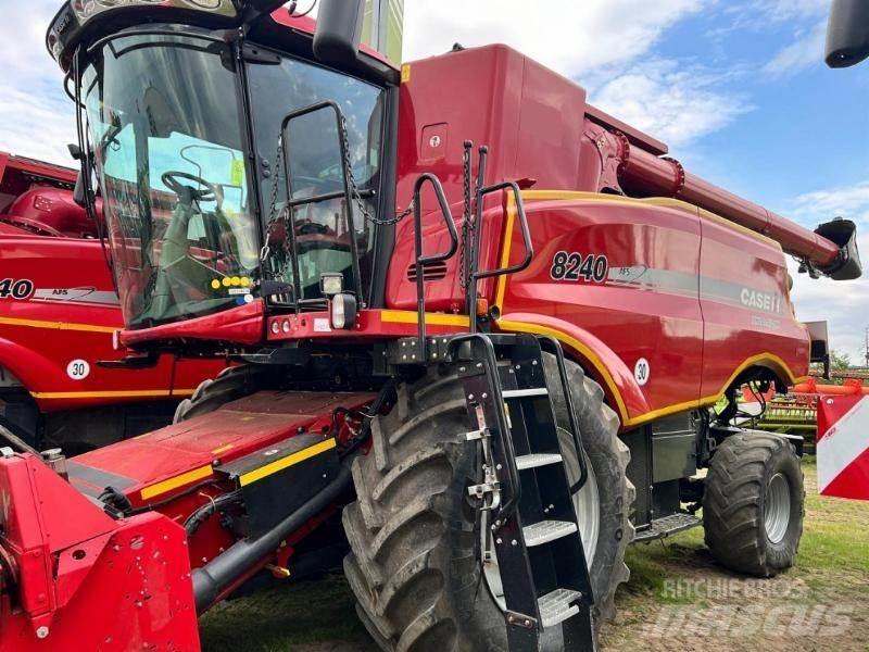 Case IH 8240 Skördetröskor