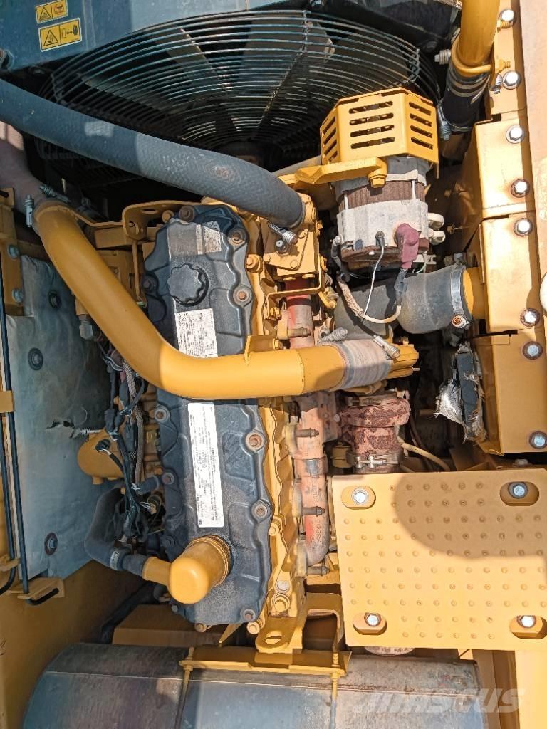 CAT 325 D Bandgrävare