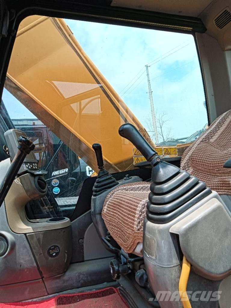 CAT 325 D Bandgrävare