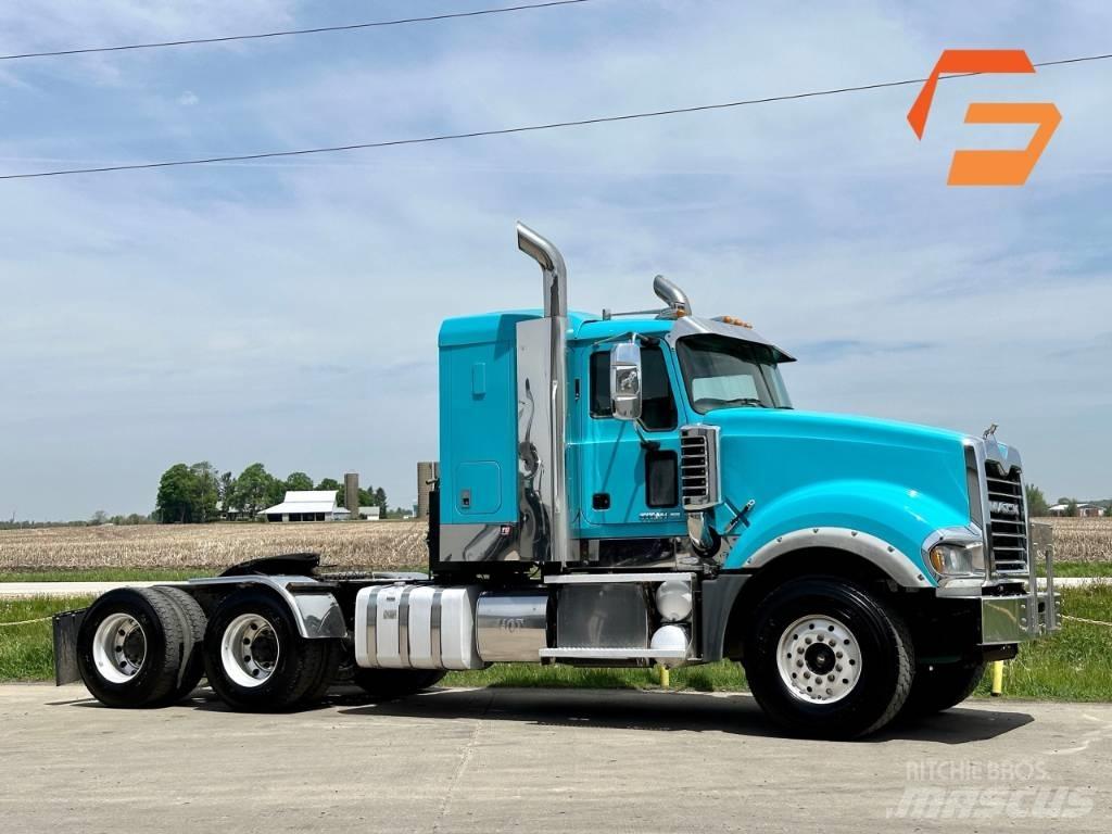 Mack Titan TD 713 Övriga bilar