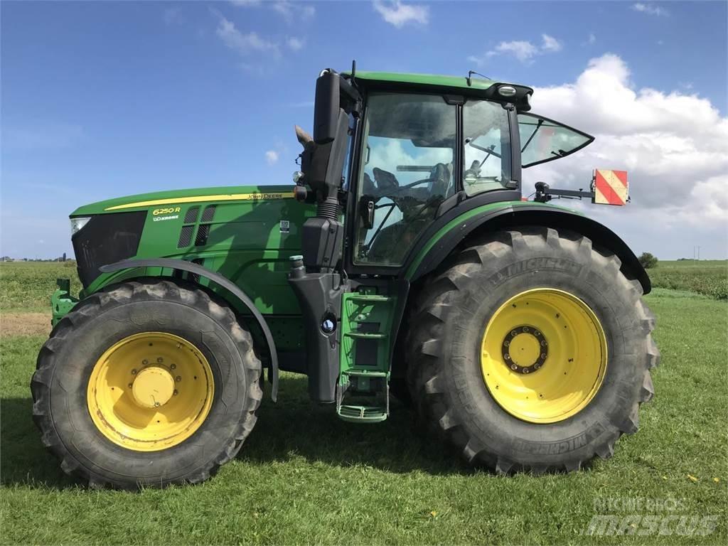 John Deere 6250R Traktorer