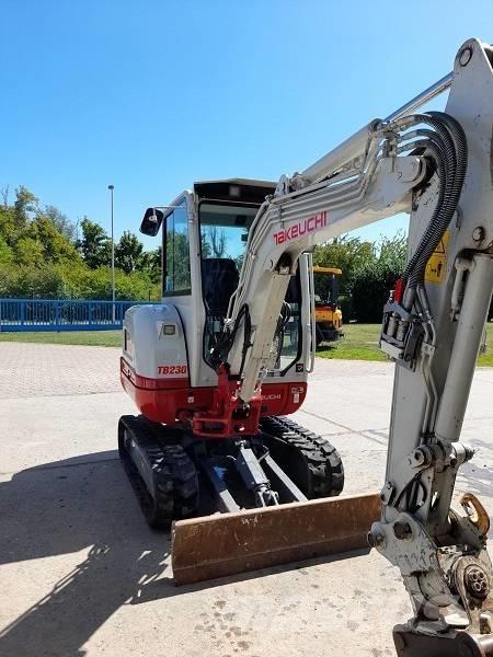 Takeuchi TB 230 Minigrävare < 7t