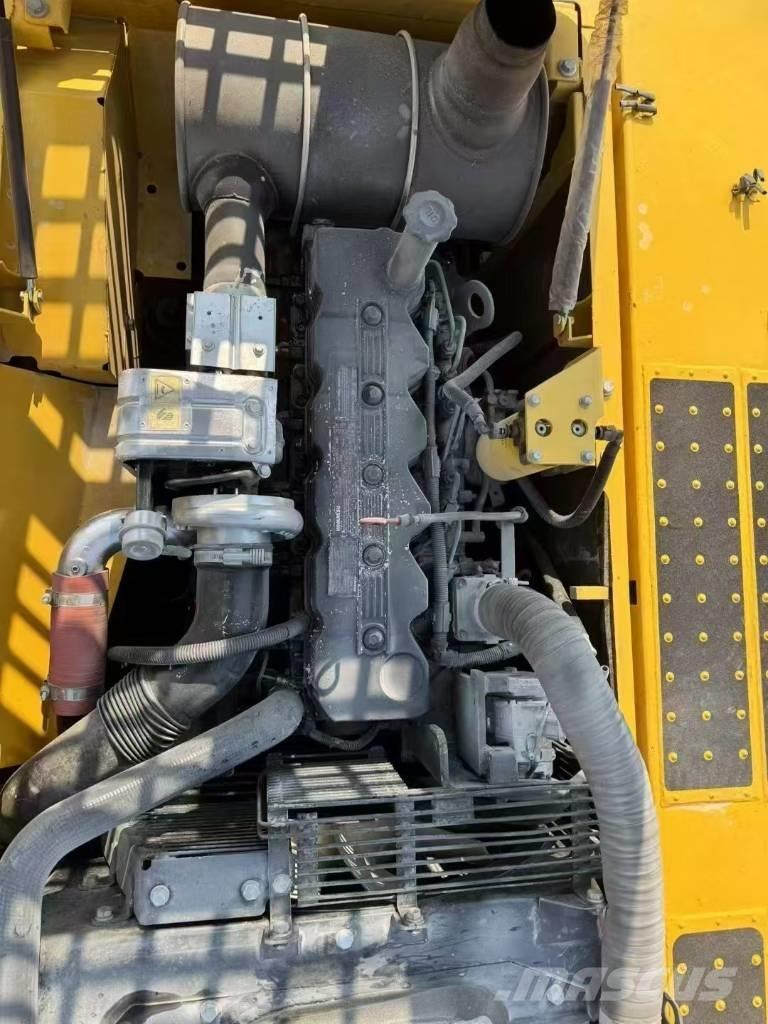 Komatsu 220-8 Bandgrävare