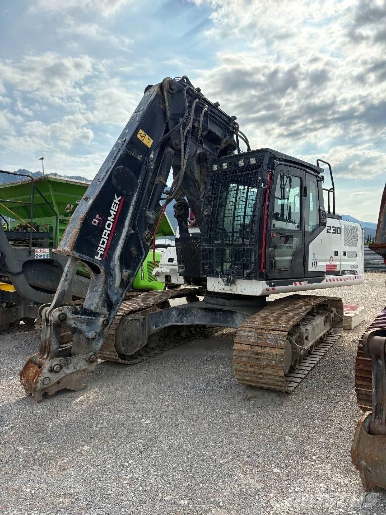 Hidromek 230 LC TX Rivningsgrävare