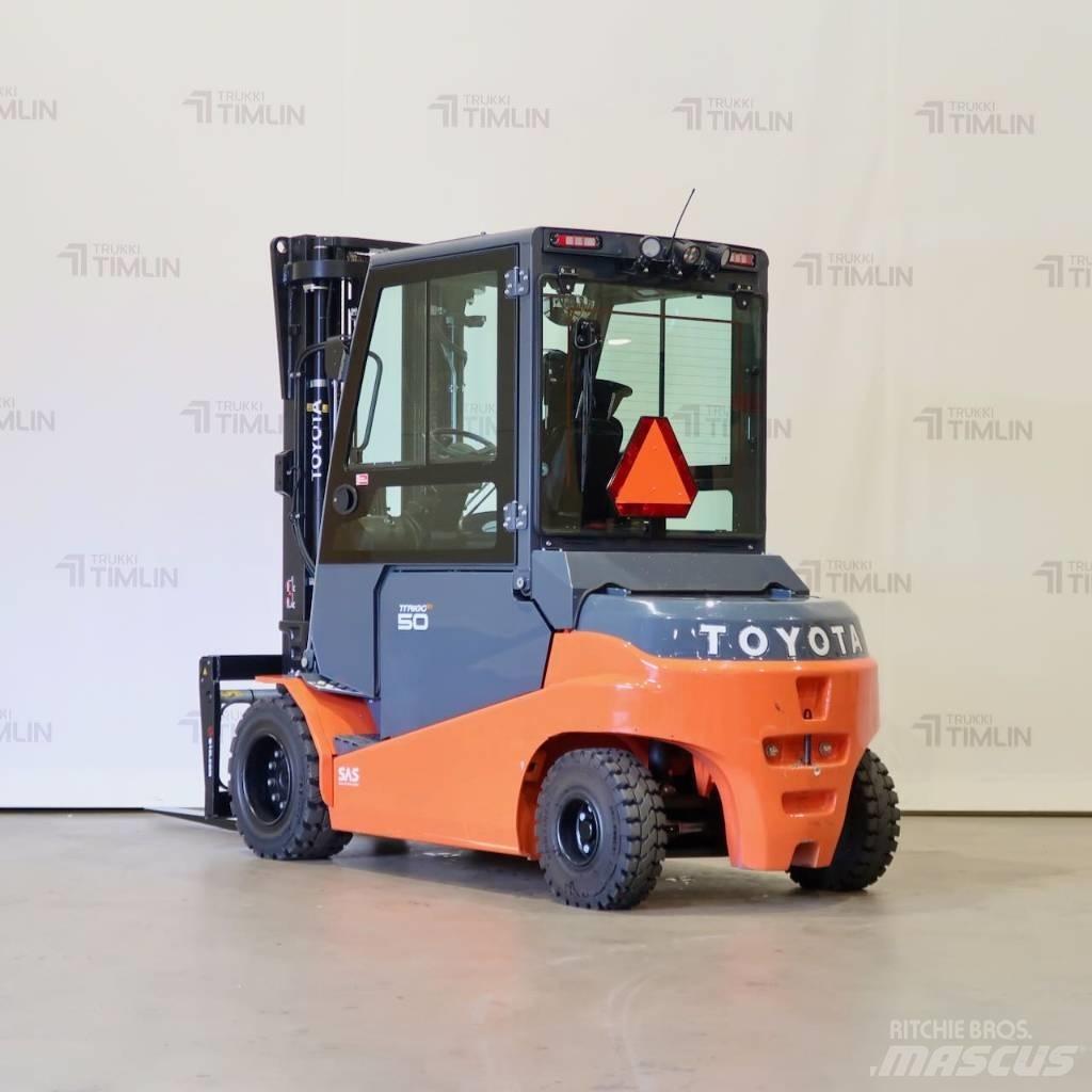 Toyota 8FBMT50 Elmotviktstruckar