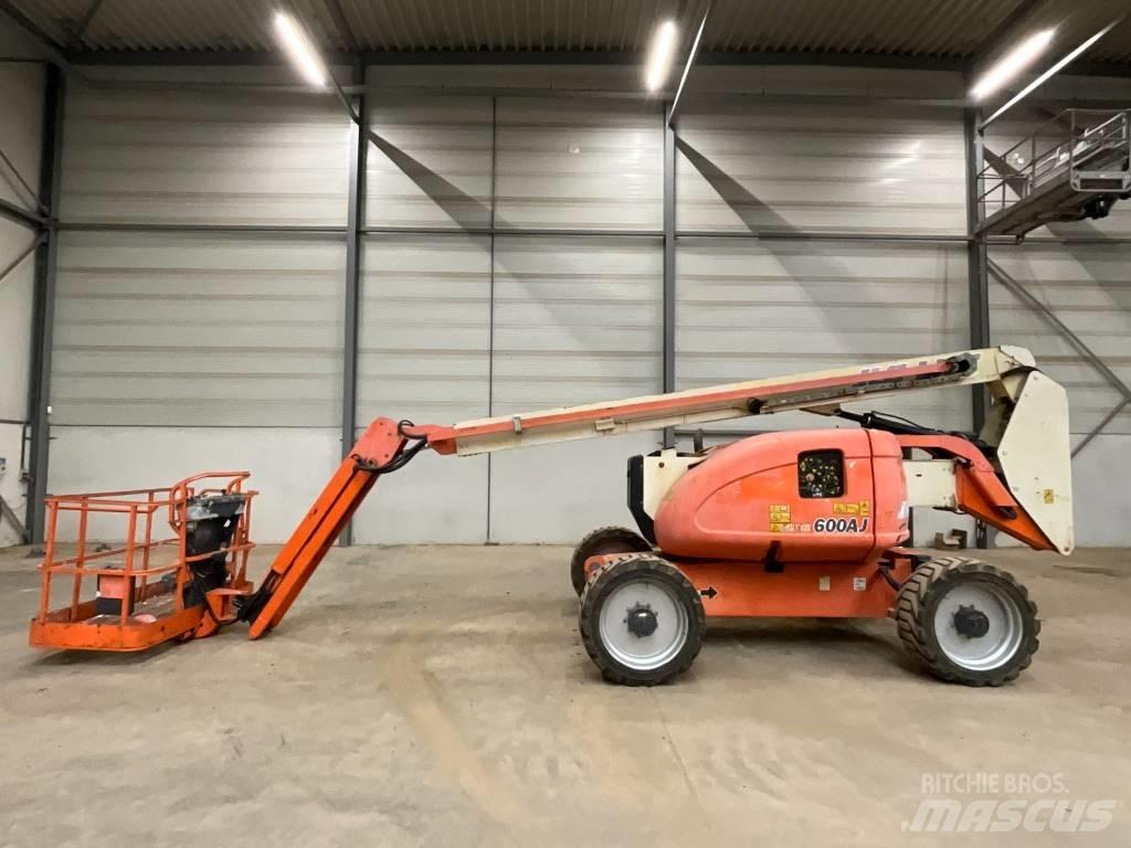 JLG 600 AJ Bomliftar