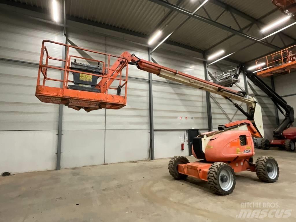 JLG 600 AJ Bomliftar
