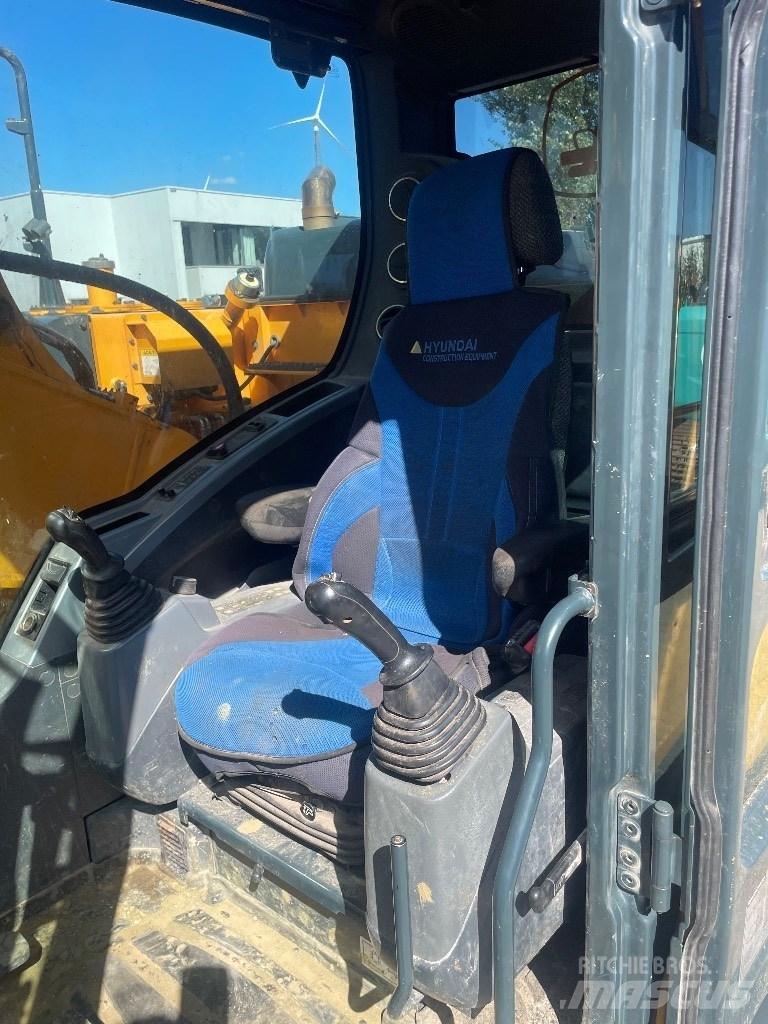 Hyundai HX 235 Bandgrävare