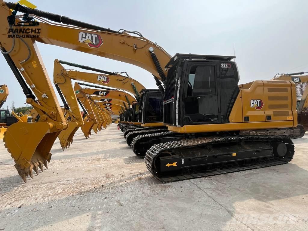 CAT 323 Bandgrävare
