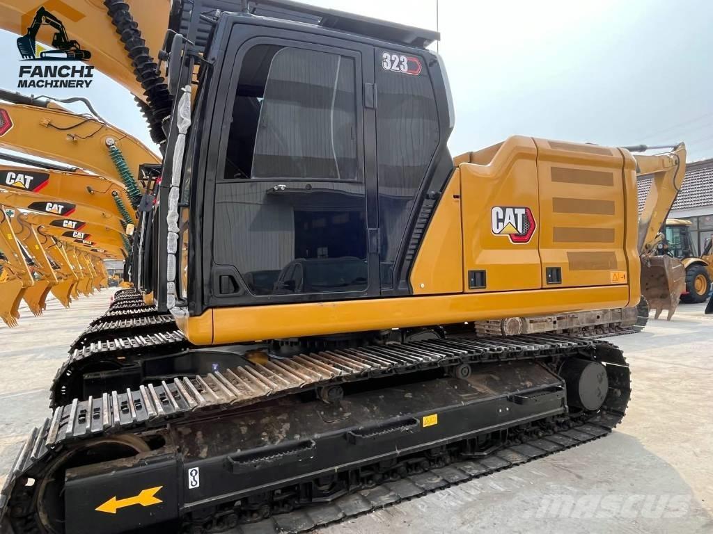 CAT 323 Bandgrävare
