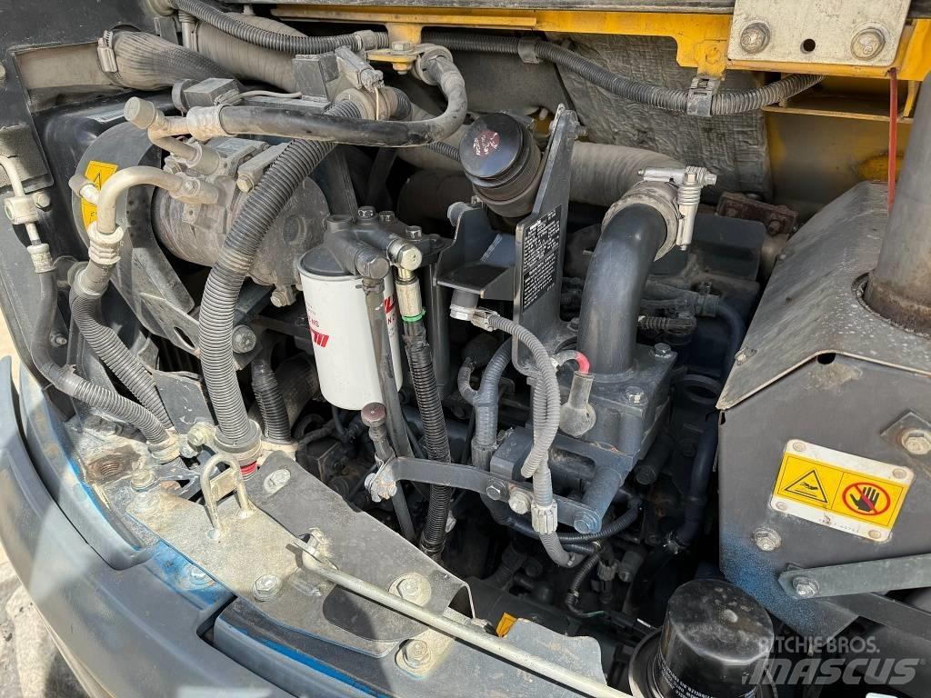 Komatsu PW 98 MR-8 Hjulgrävare