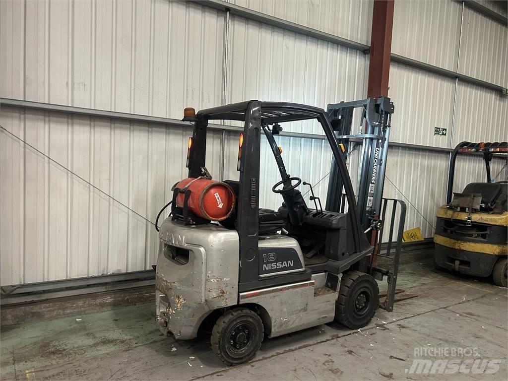 Nissan P1D1A18LQ Gasolmotviktstruckar