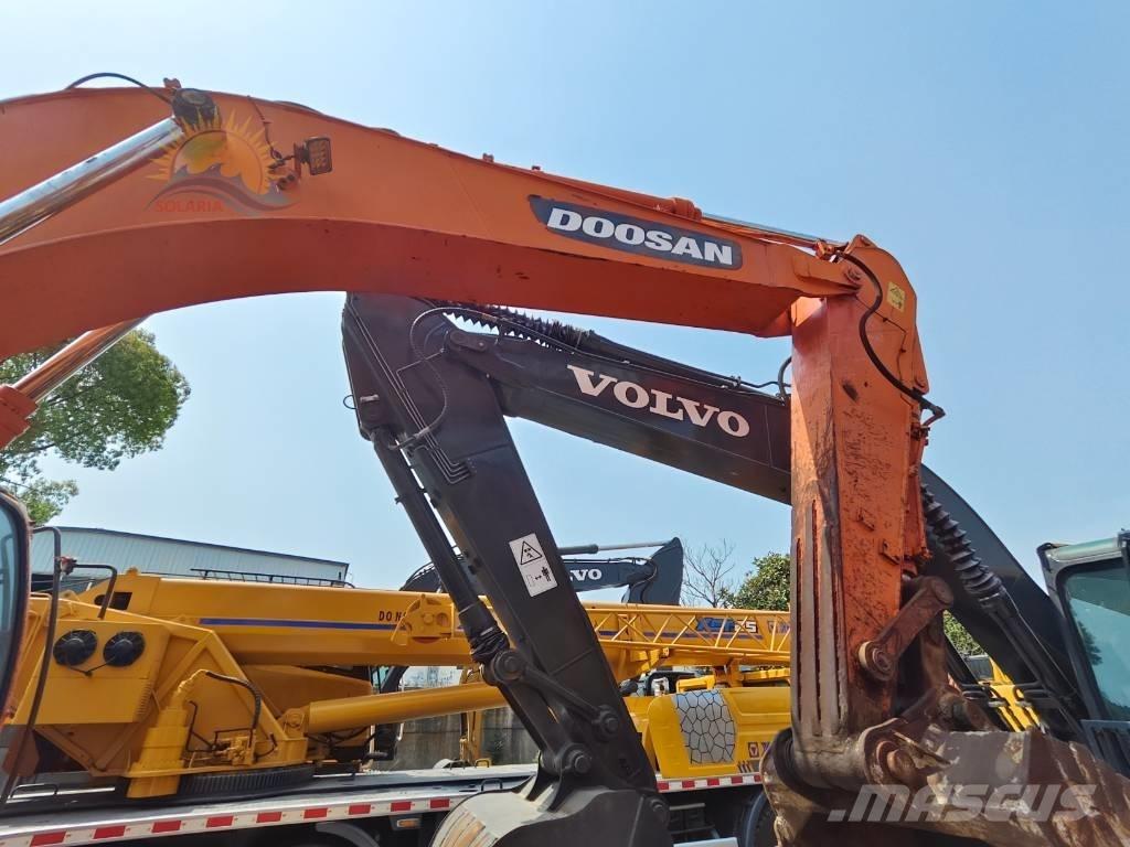 Doosan DX 300 LC Bandgrävare