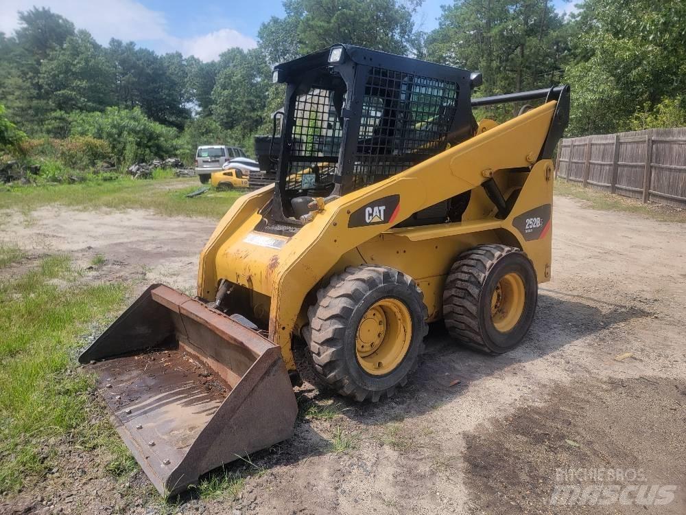 CAT 252 B 3 Kompaktlastare