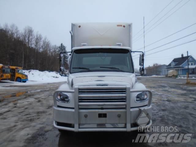 Freightliner M2 106 Skåpbilar