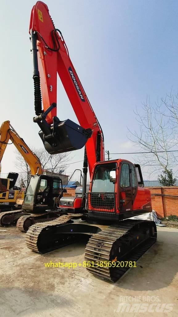 Doosan DX 225 Bandgrävare