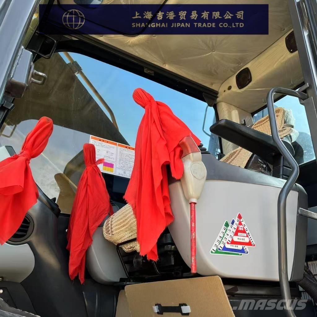 Komatsu PC 200-8 Bandgrävare