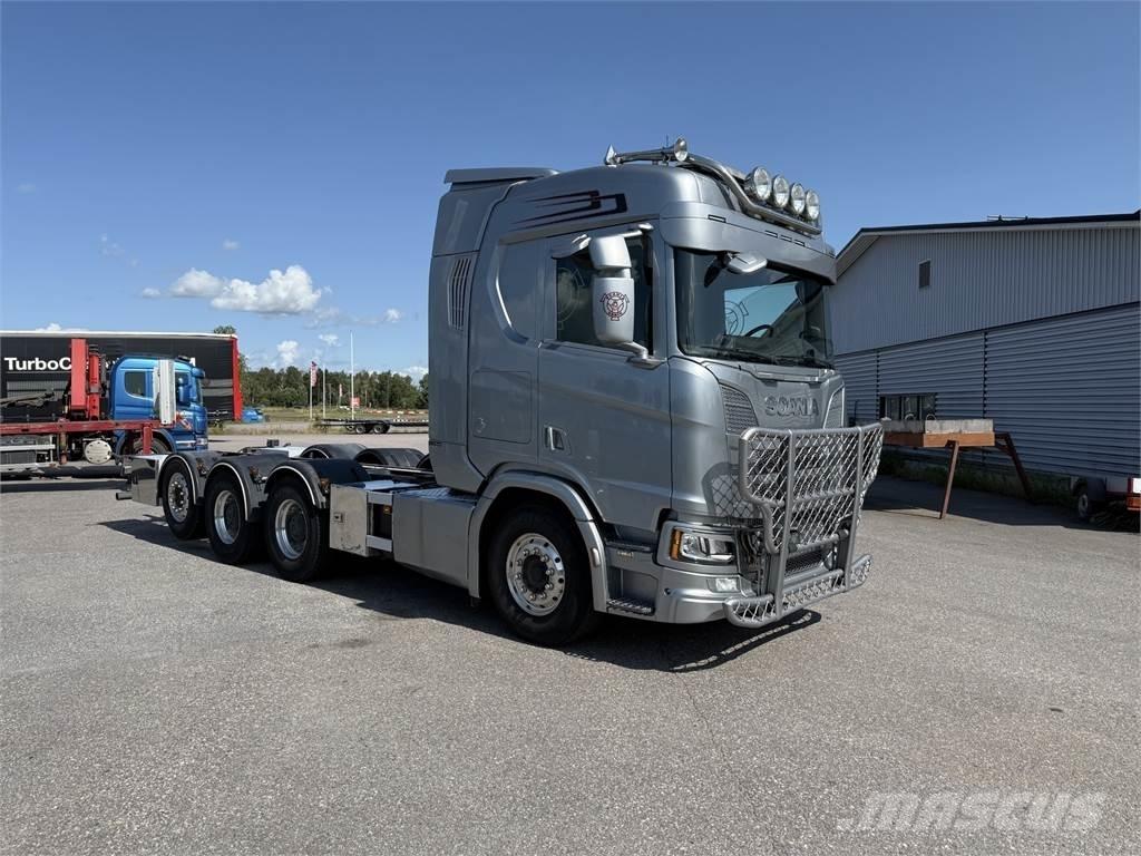 Scania R650 8x4 Chassier