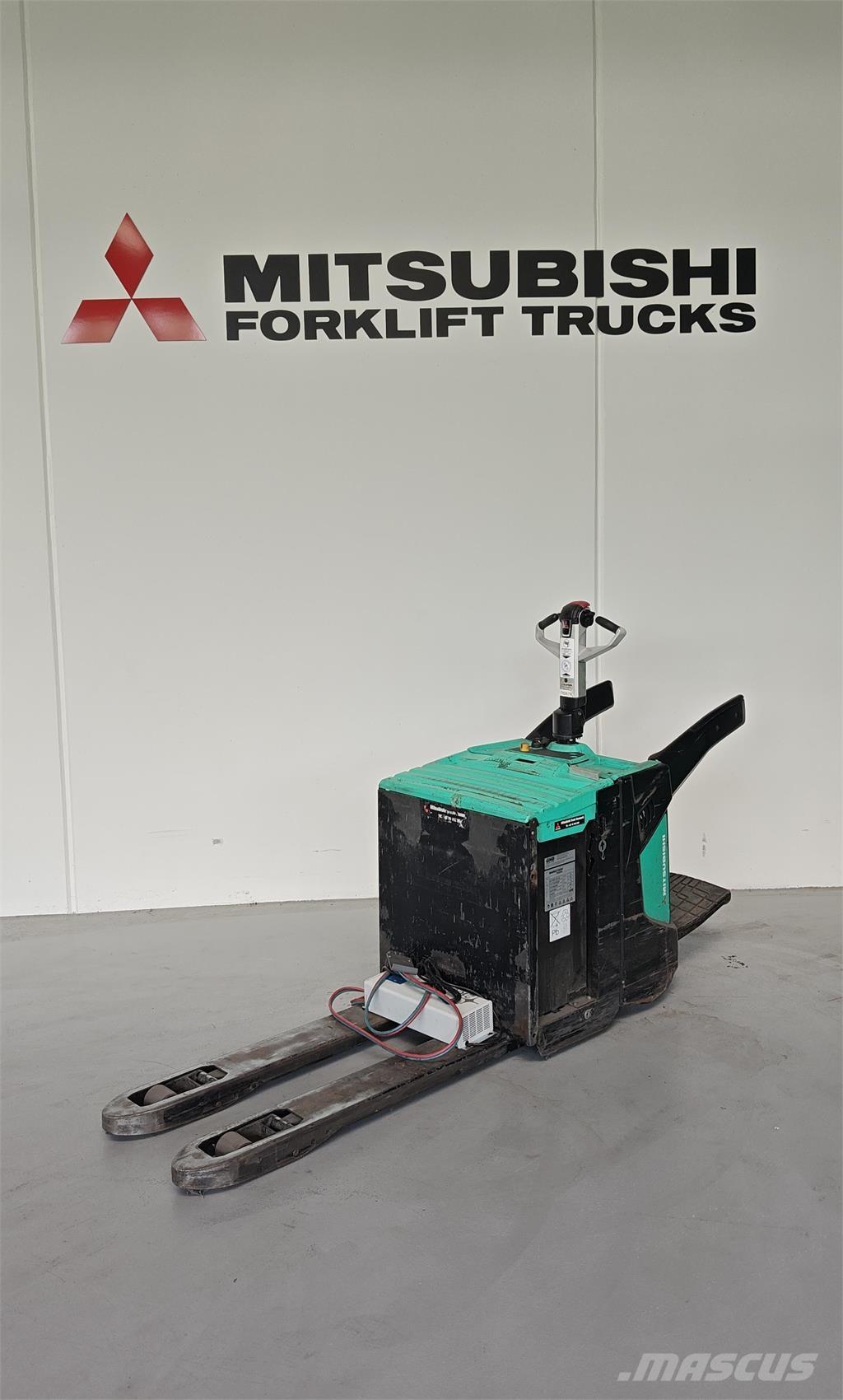 Mitsubishi PBV20N2 Flaktruck