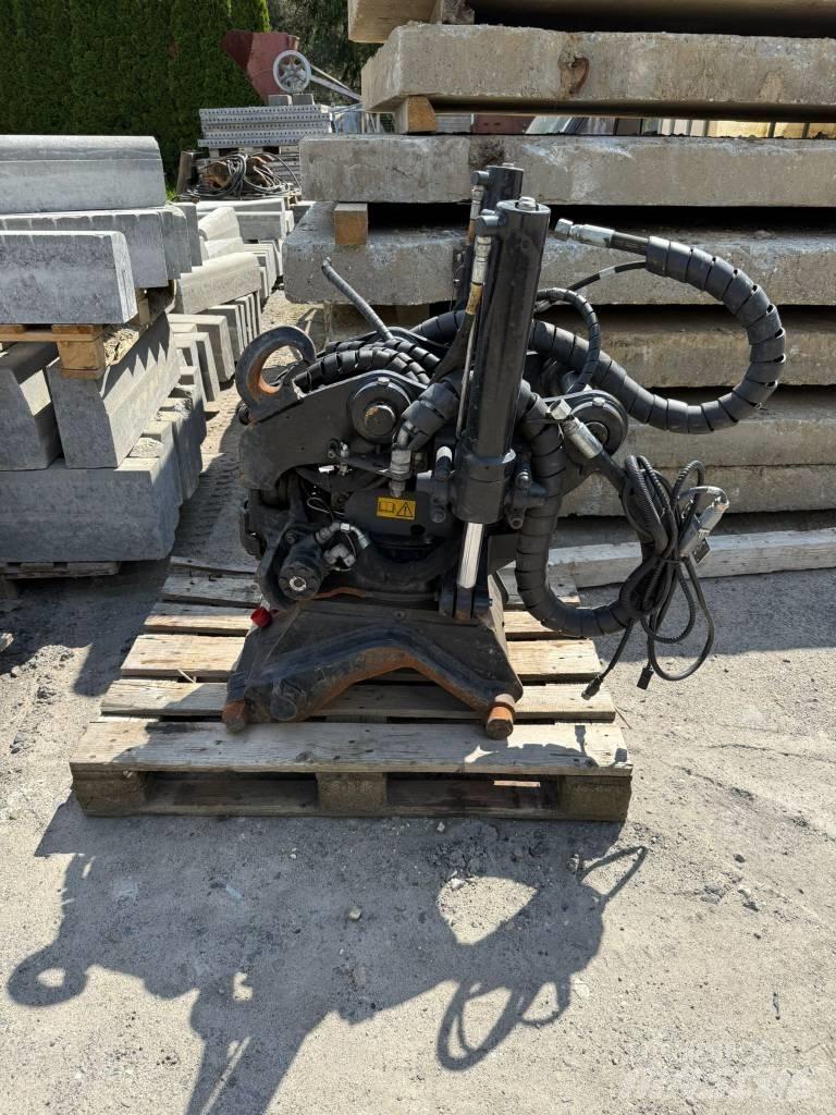CAT RTS 10 Tiltrotator