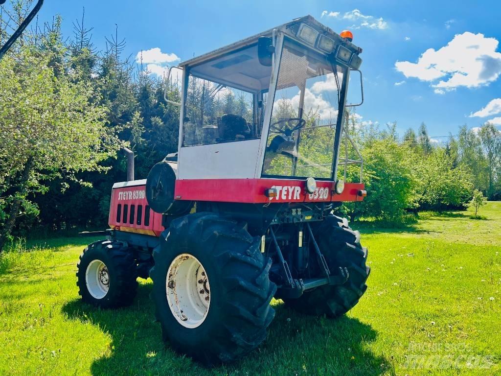 Steyr 8320 Fälthackar