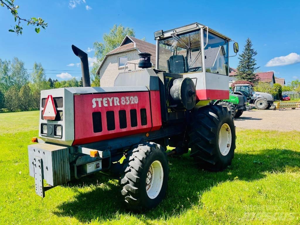 Steyr 8320 Fälthackar