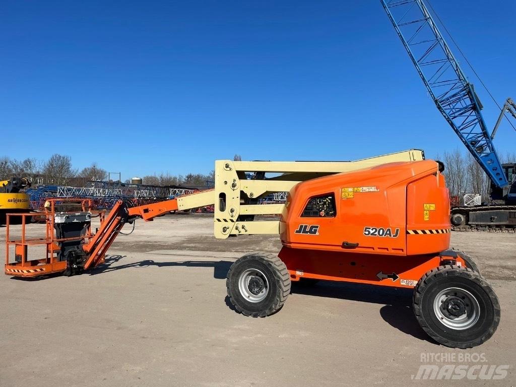 JLG 520 AJ Bomliftar