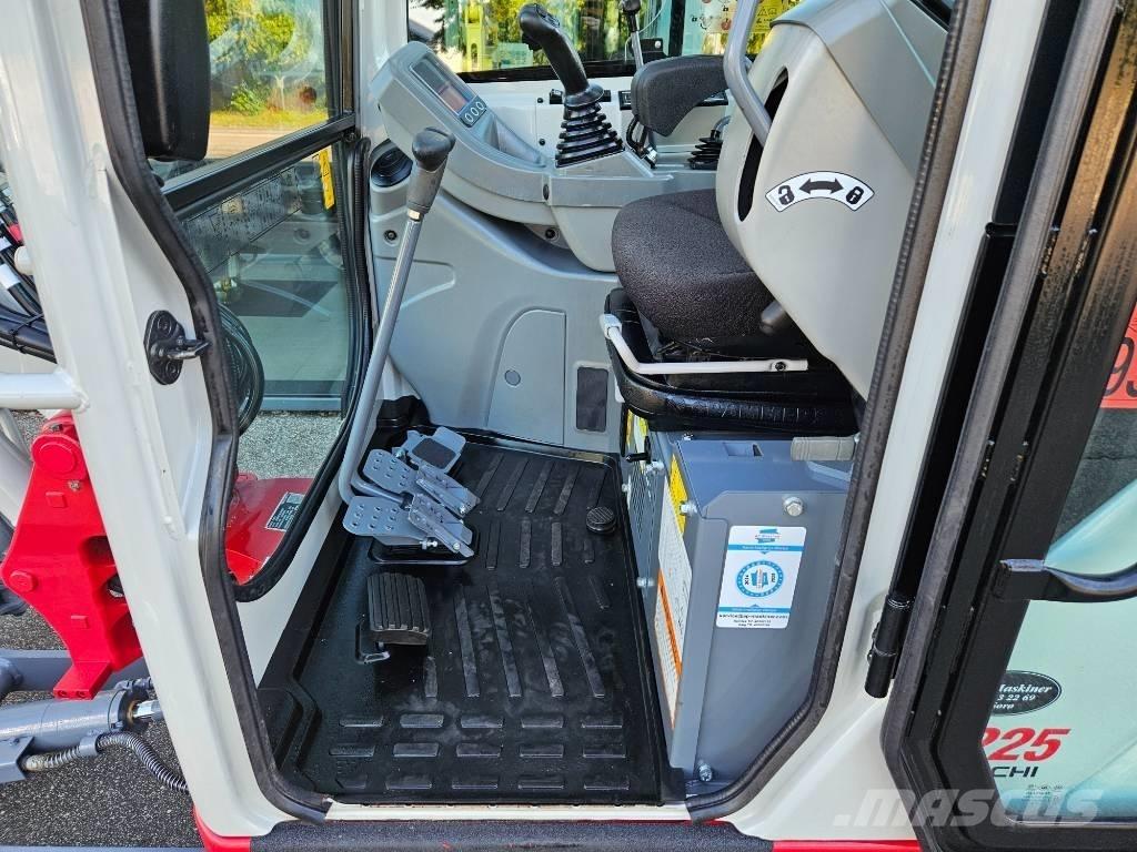 Takeuchi TB 225 Minigrävare < 7t