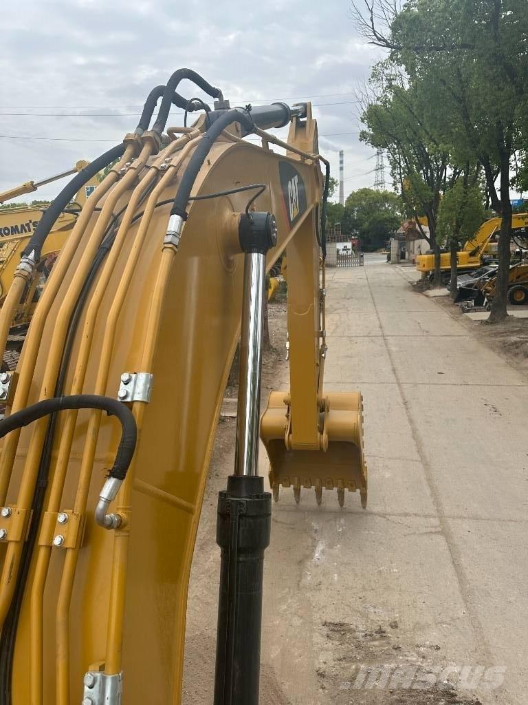 CAT CAT330D Midigrävmaskiner 7t - 12t