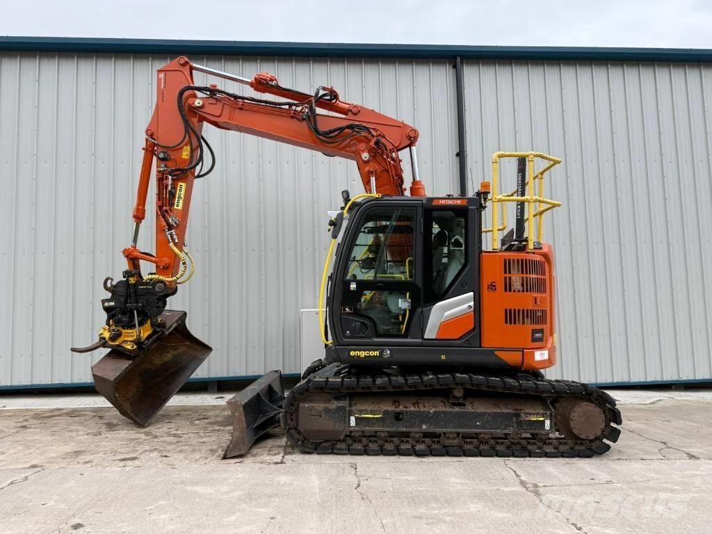 Hitachi ZX 135 US-7 Bandgrävare