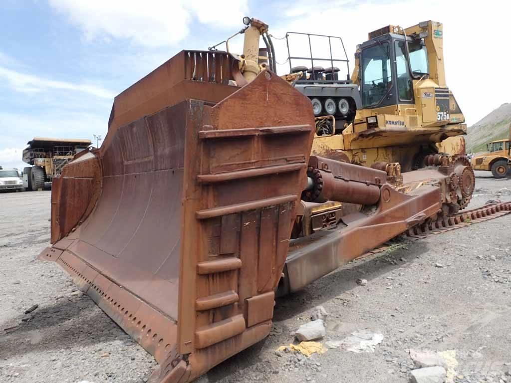Komatsu D 575 A-3 Bandschaktare