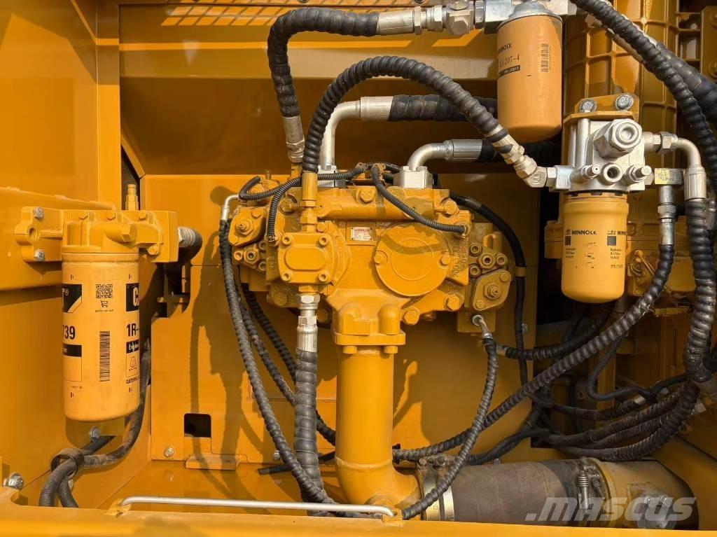 CAT 325 Bandgrävare