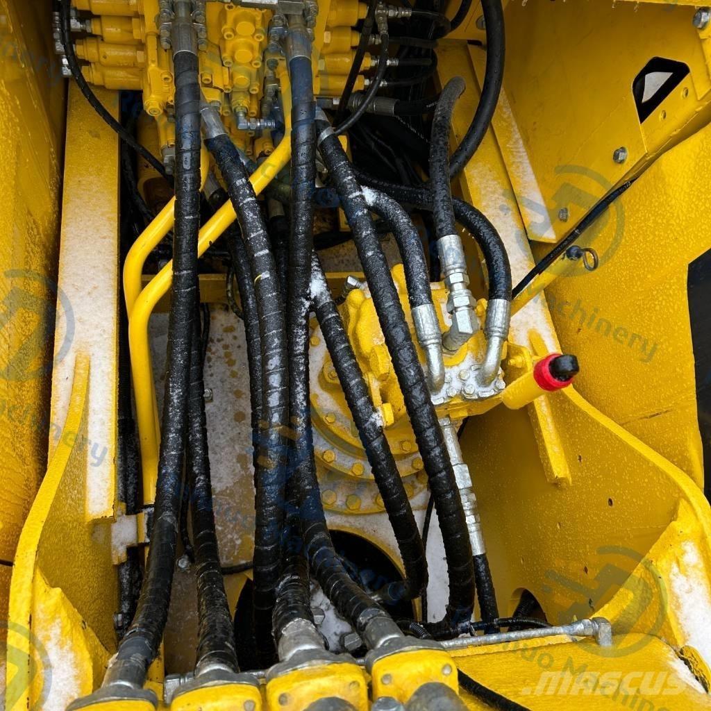 Komatsu PC200-8 Bandgrävare
