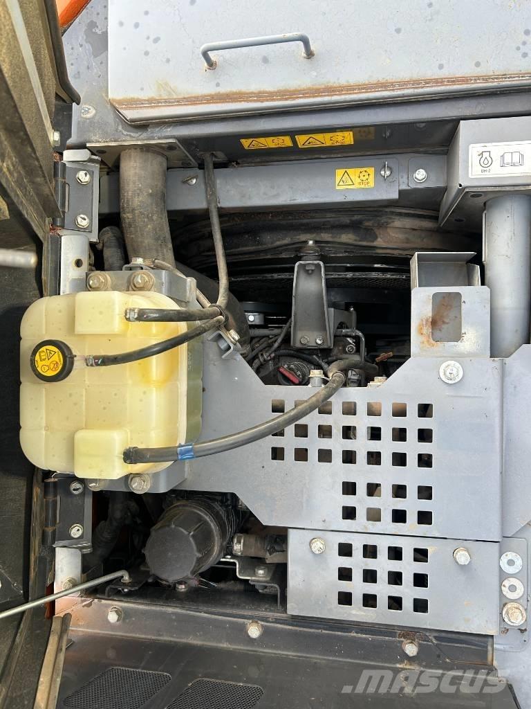 Hitachi ZX 135 US-6 Bandgrävare