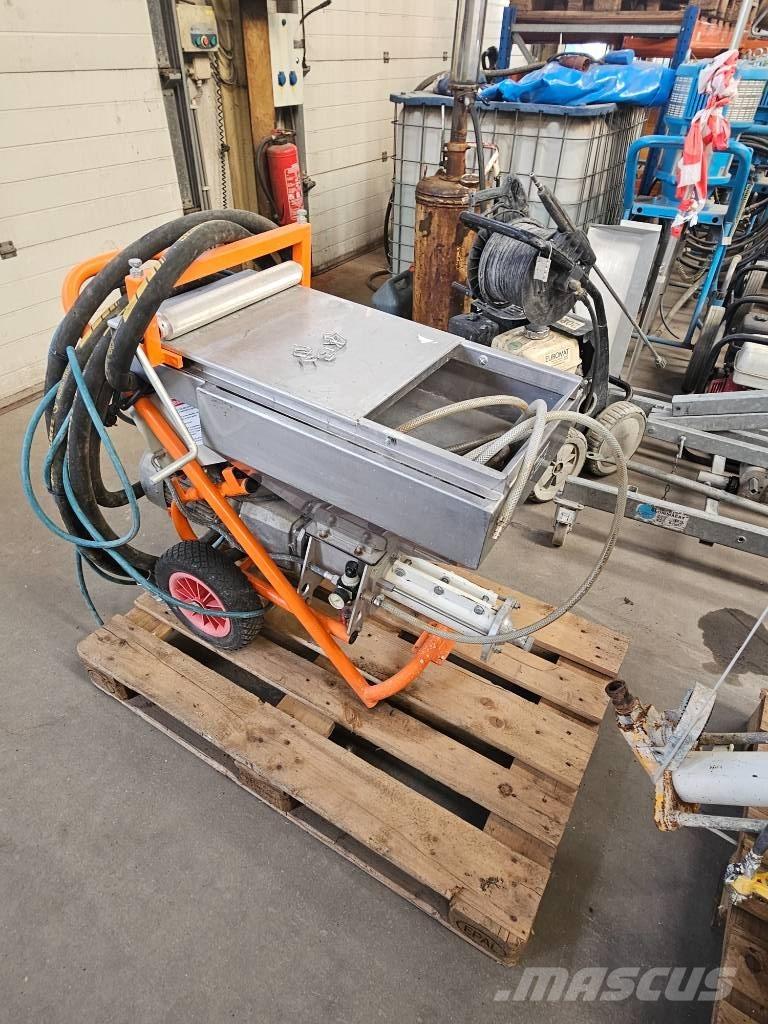  La tyrolienne T152 Betongpumpar